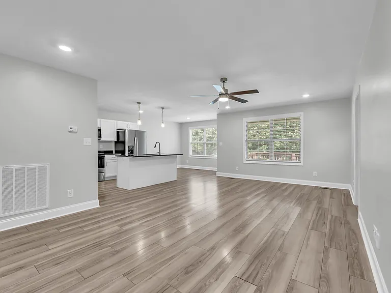 438 Mattingly Dr — Photo 9