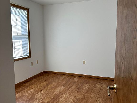 4th image of 805 Prospect Ave