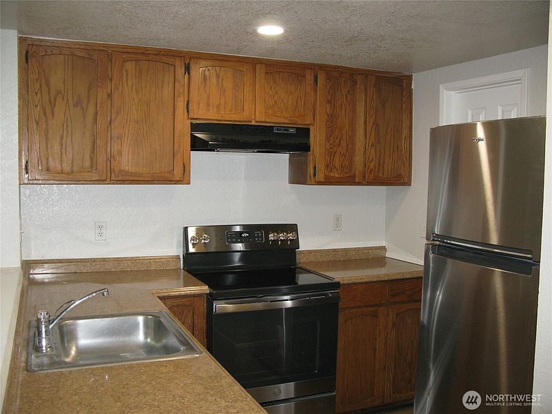 2nd image of 710 10th Street NE #D