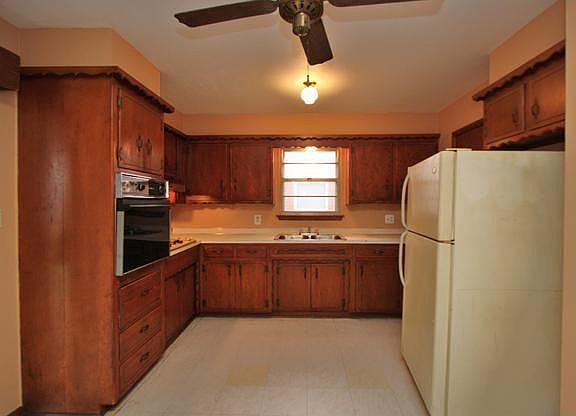 4th image of 1032 SW 55th St