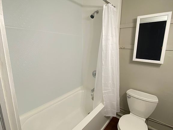 3rd image of 1124 Quarry Ave NW APT 2