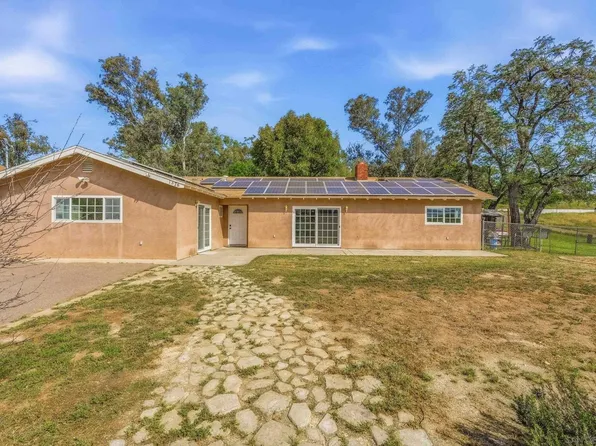 1378 Ramona St, Ramona, CA 92065