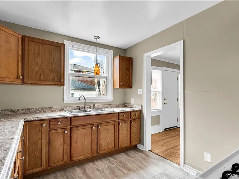 3463 Santa Maria Ave — Photo 11