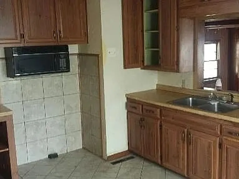 2907 S Fern St — Photo 3