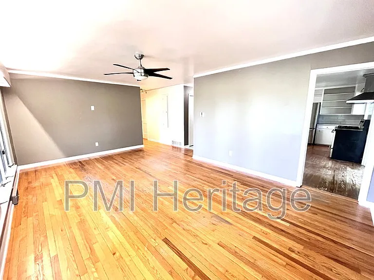 1139 N Sunset Dr — Photo 6