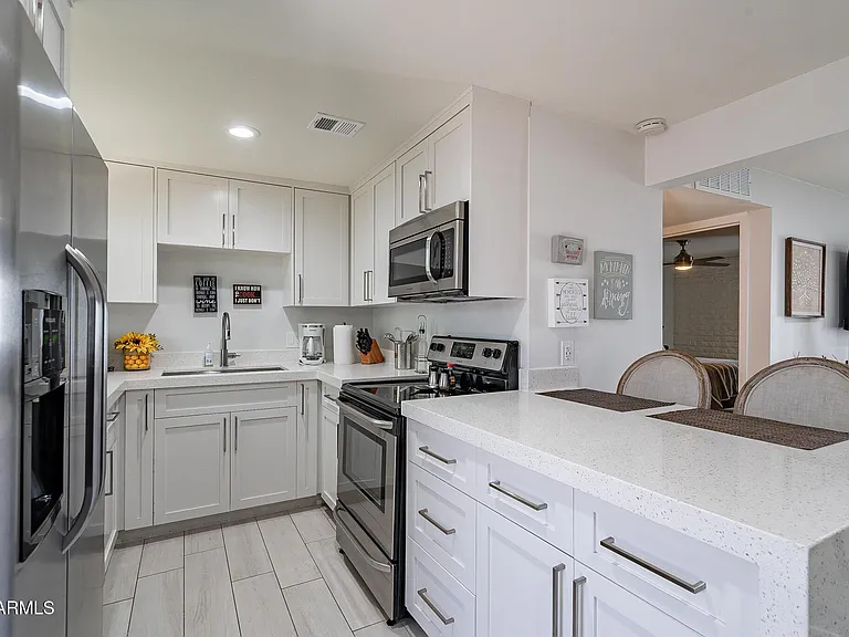 4351 N 36th St #3 — Photo 4