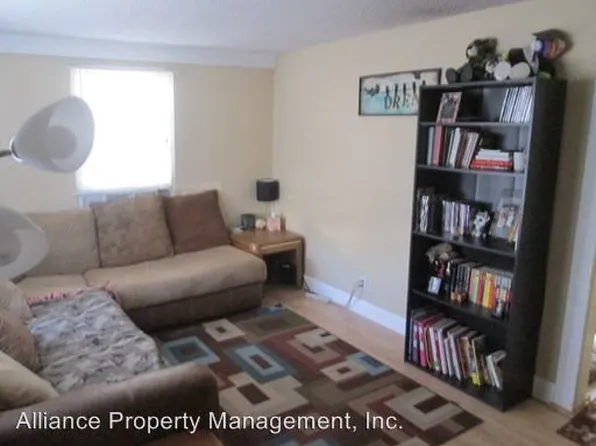 527 Laramie St, Manhattan, KS 66502