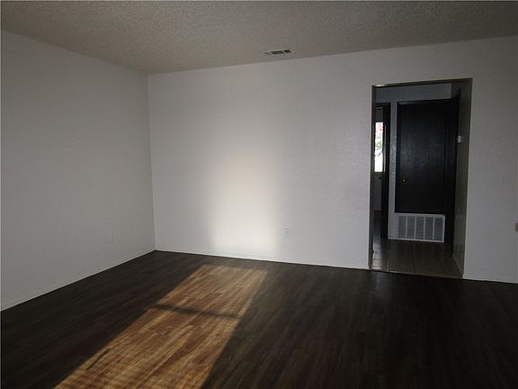 3rd image of 4910 Pepper Ln APT D