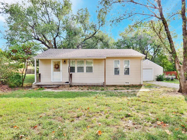 1106 S High St, El Dorado, KS 67042