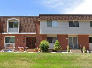 579 S Xenon Ct, Lakewood, CO 80228