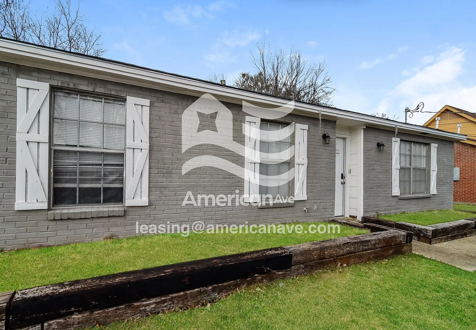 3 bed, 2.0 bath, 1268 sqft, $1,297 — Photo 2