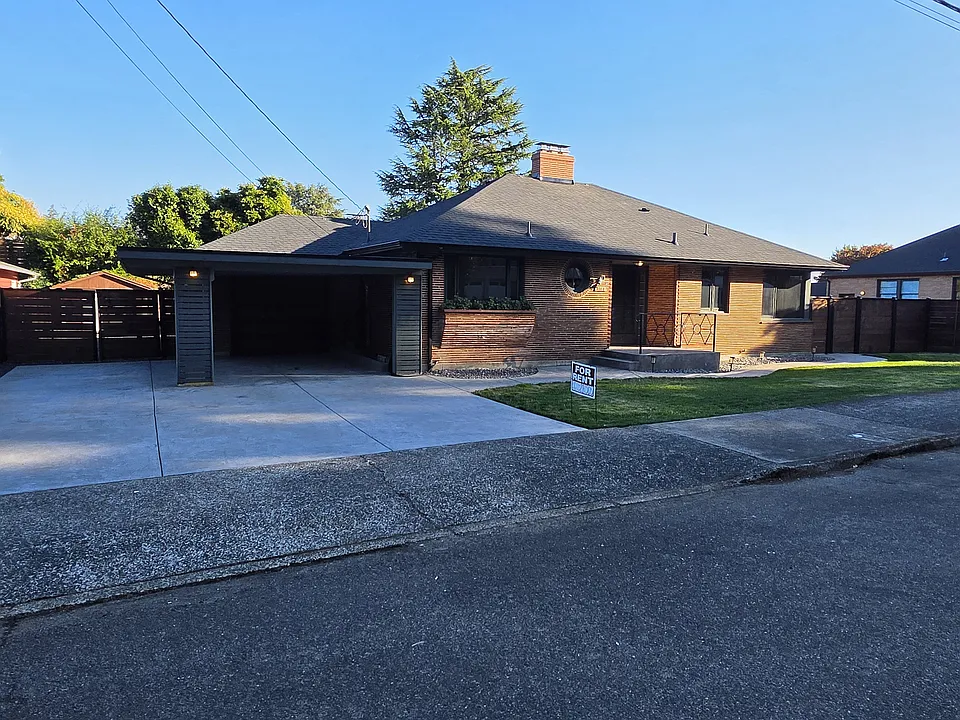1114 NE 6th Ave