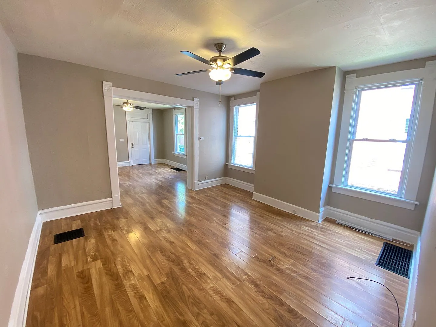 Hunter Ave 1438-1440 MLR (LH2) — Photo 3