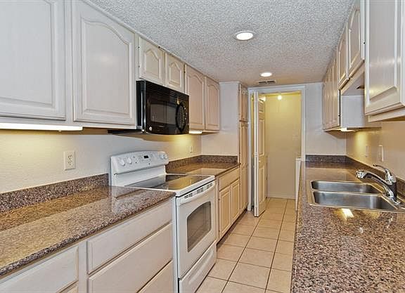 3rd image of 6754 Eastridge Dr APT 105