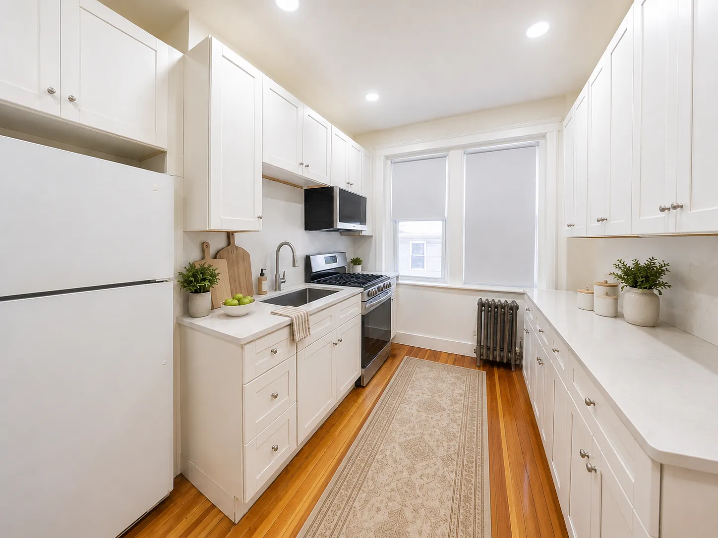 2 bed, 1.0 bath, $2,995 — Photo 2