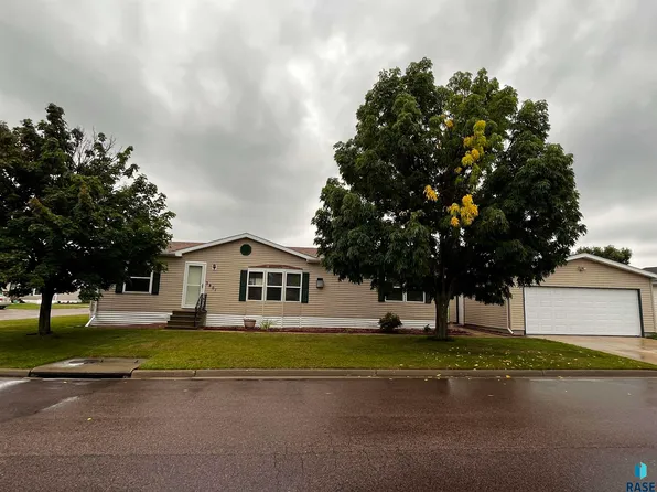 5801 W Misty Glen Pl, Sioux Falls, SD 57106