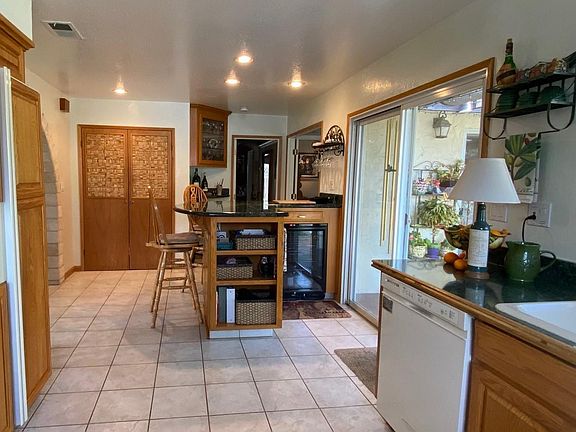 4th image of 2199 Hoover Dr