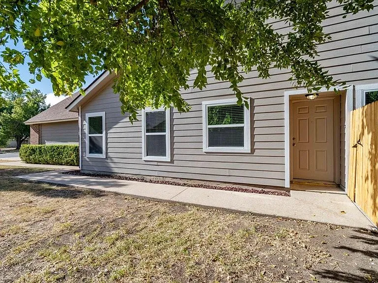 13300 Cowdray Park #B — Photo 3