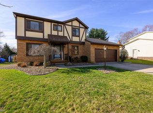 2554 Highgate Cir NW, North Canton, OH