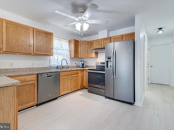 3rd image of 37417 4th St