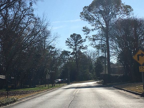 5th image of 1802 Sherwood Dr SE