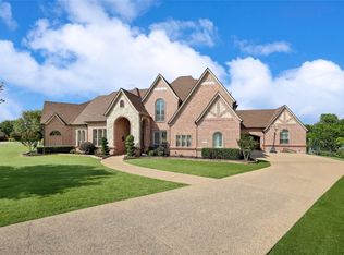 832 Columbia Ct, Mansfield, TX 76063
