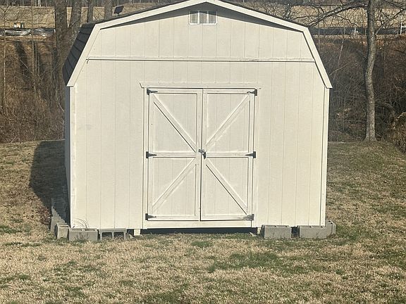 5th image of 210 Beechbrook Ct