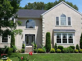 1 Little John Ct, Egg Harbor Township, NJ 08234