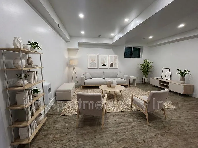 2 bed, 1.0 bath, $1,795 — Photo 2