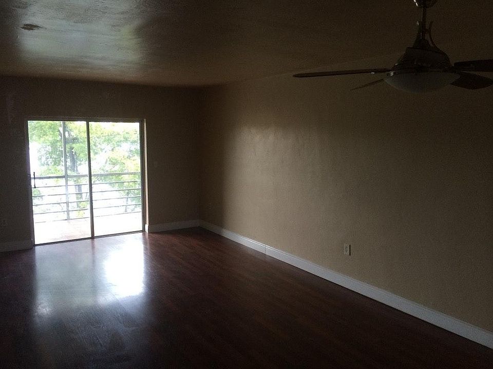 1st image of 251 NE 187th St APT 823