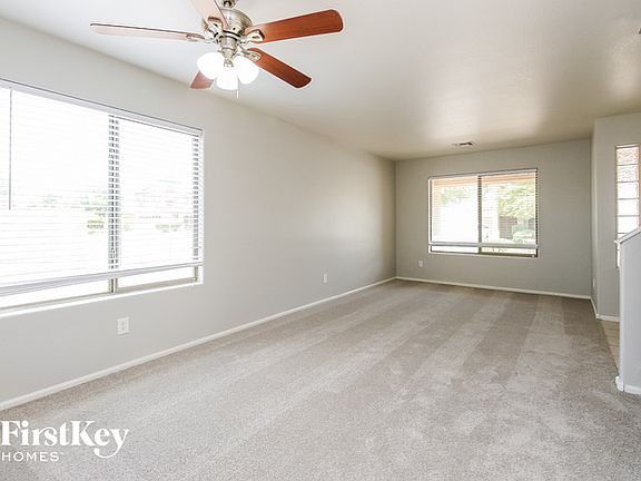 3rd image of 1035 E Saddle Way