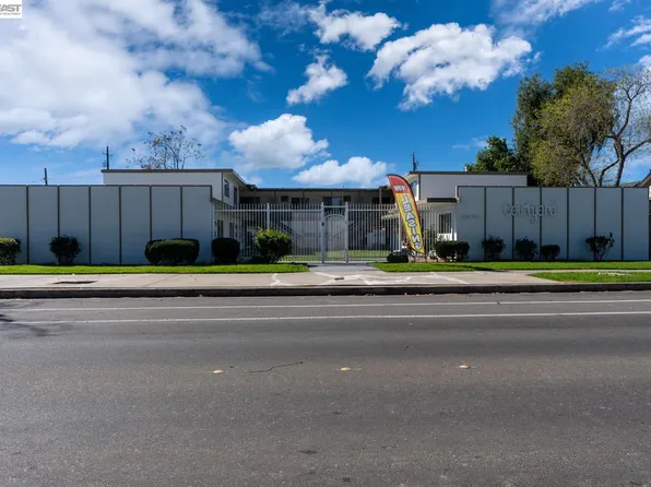 132 W 18th St, Merced, CA 95340