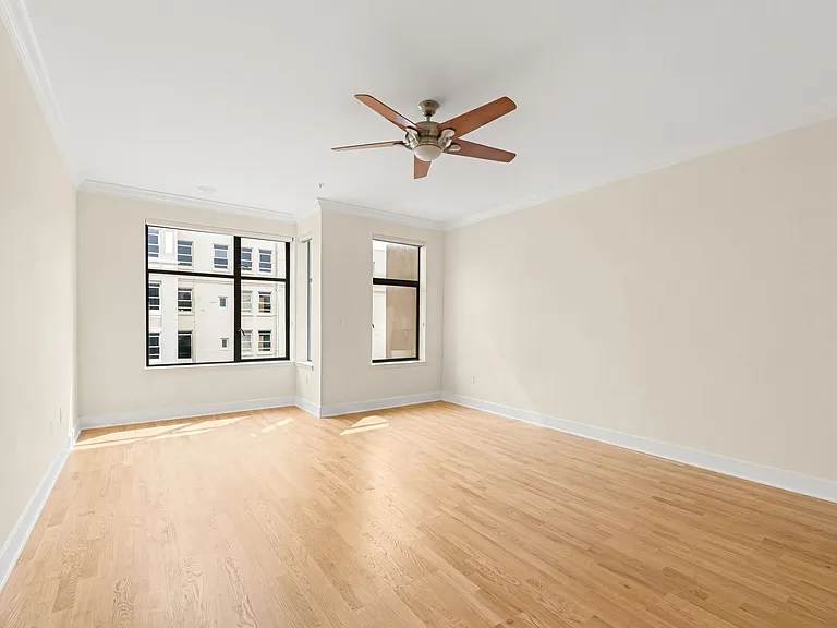 1081 Pine St #301 — Photo 17