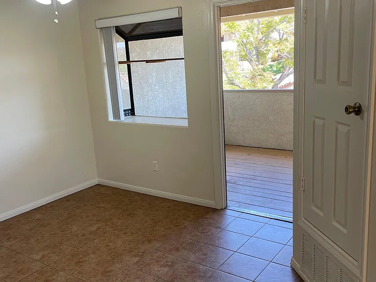 Nook area and balcony