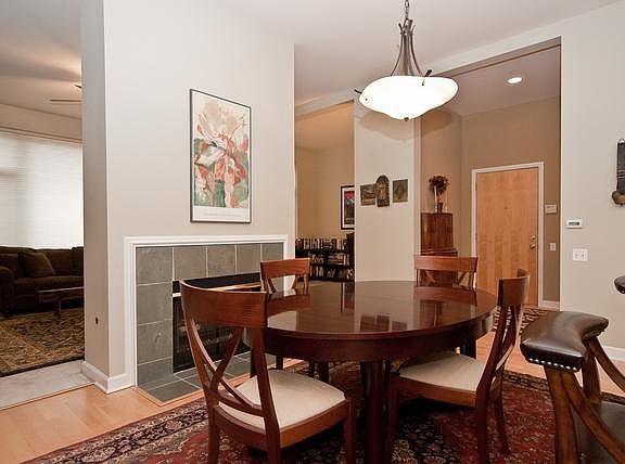 5th image of 1005 W Buena Ave APT 1W