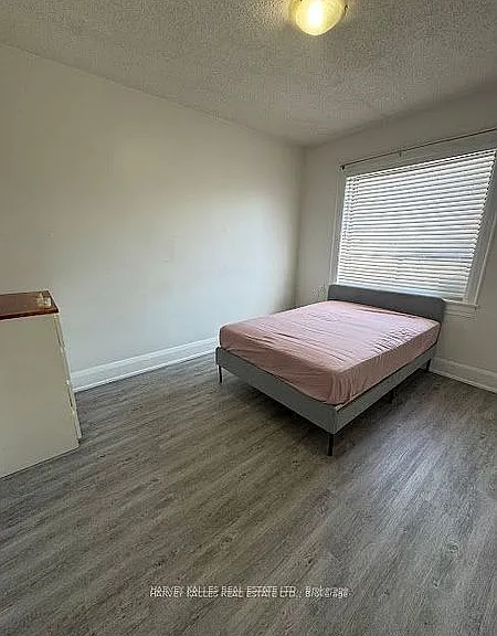 930 Saint Clair Ave W #301 — Photo 5