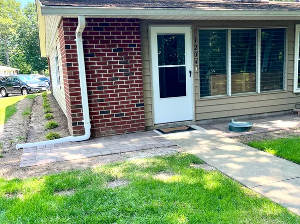 120 Exmore Ct Unit A, Ridge, NY 11961