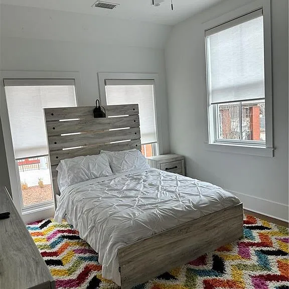 210 Glasgow Ln — Photo 39