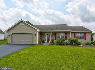 1134 Willow Creek Dr, Mount Joy, PA 17552