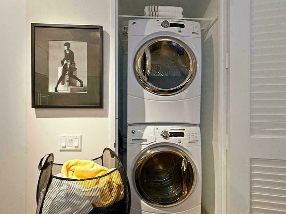 5th image of 330 W 39th St APT 16A