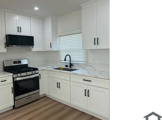 372 W 12th St, San Pedro, CA 90731