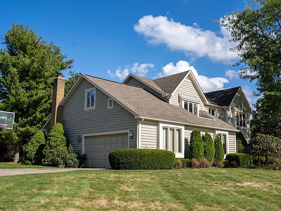 3rd image of 9010 Barassie Pl