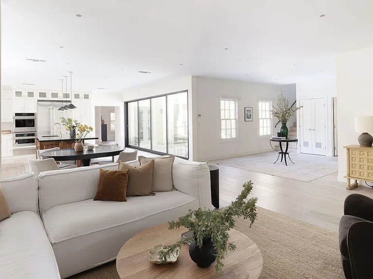 632 S Arden Blvd — Photo 16