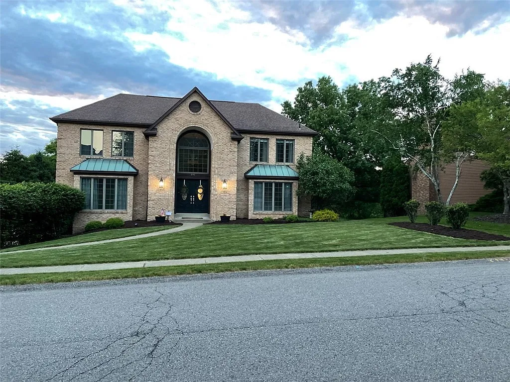 291 Highvue Cir photo 1