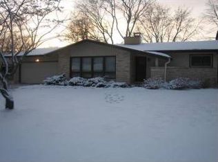 8651 N Greenvale Rd, Bayside, WI 53217