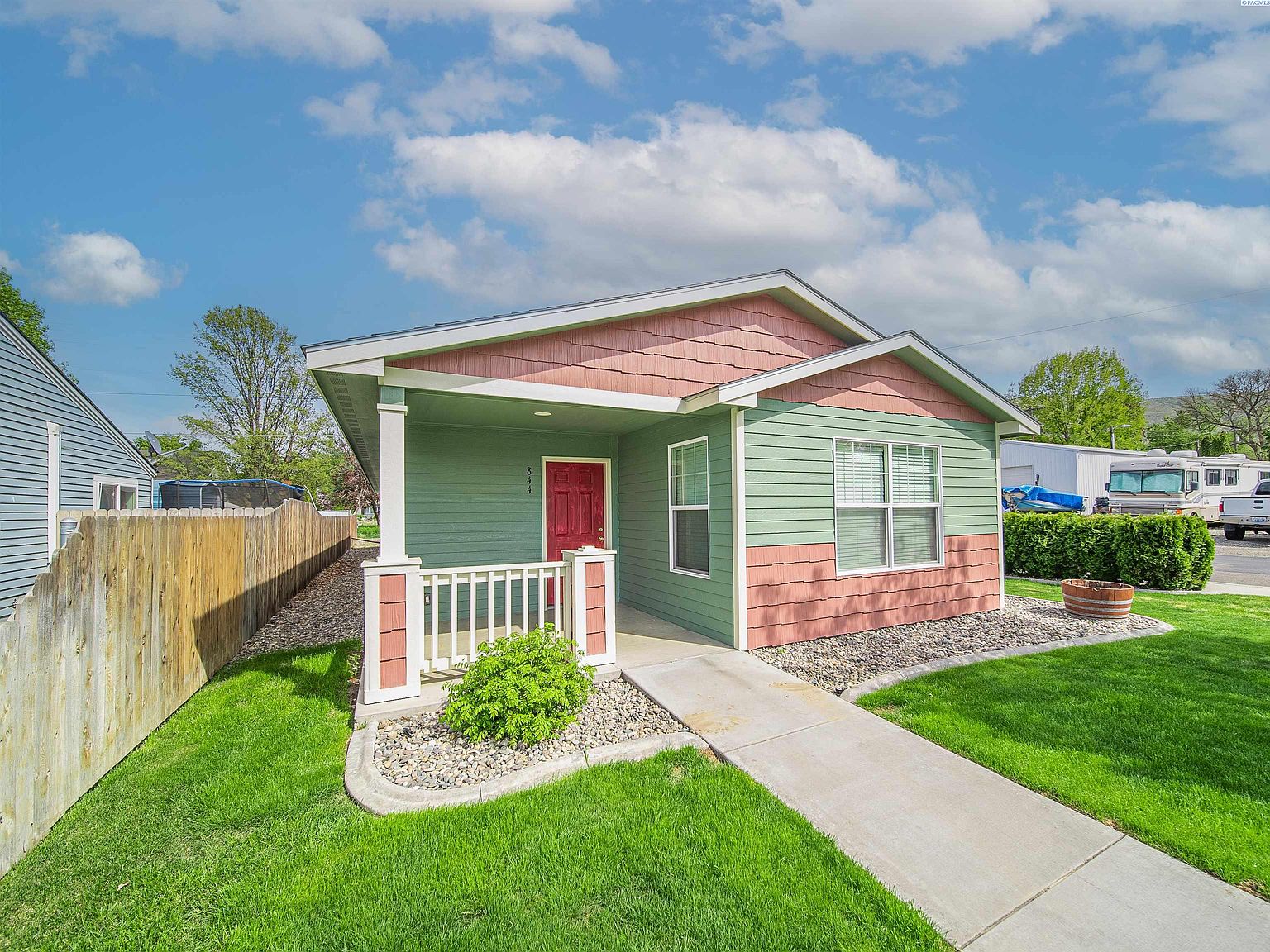 844 Brown St, Prosser, WA 99350 Zillow
