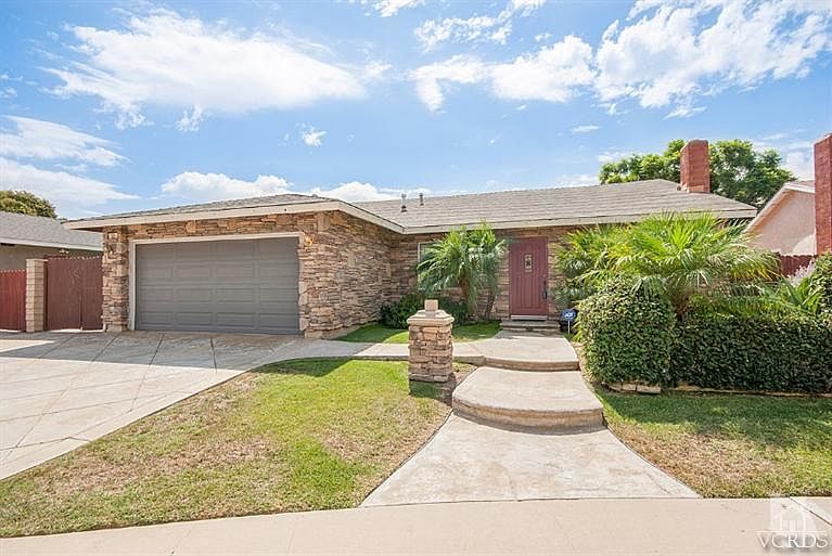1st image of 126 Green Vale Dr