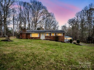 136 Old Tanglewood Trl, Hendersonville, NC 28739