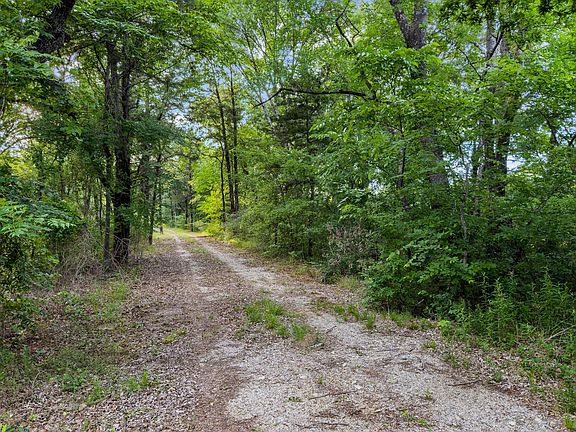 4th image of 2 Singletree Rd