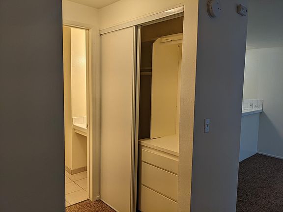 4th image of 5751 Camellia Ave